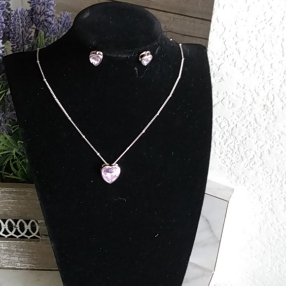 Jewelry - Picture 3 of 5